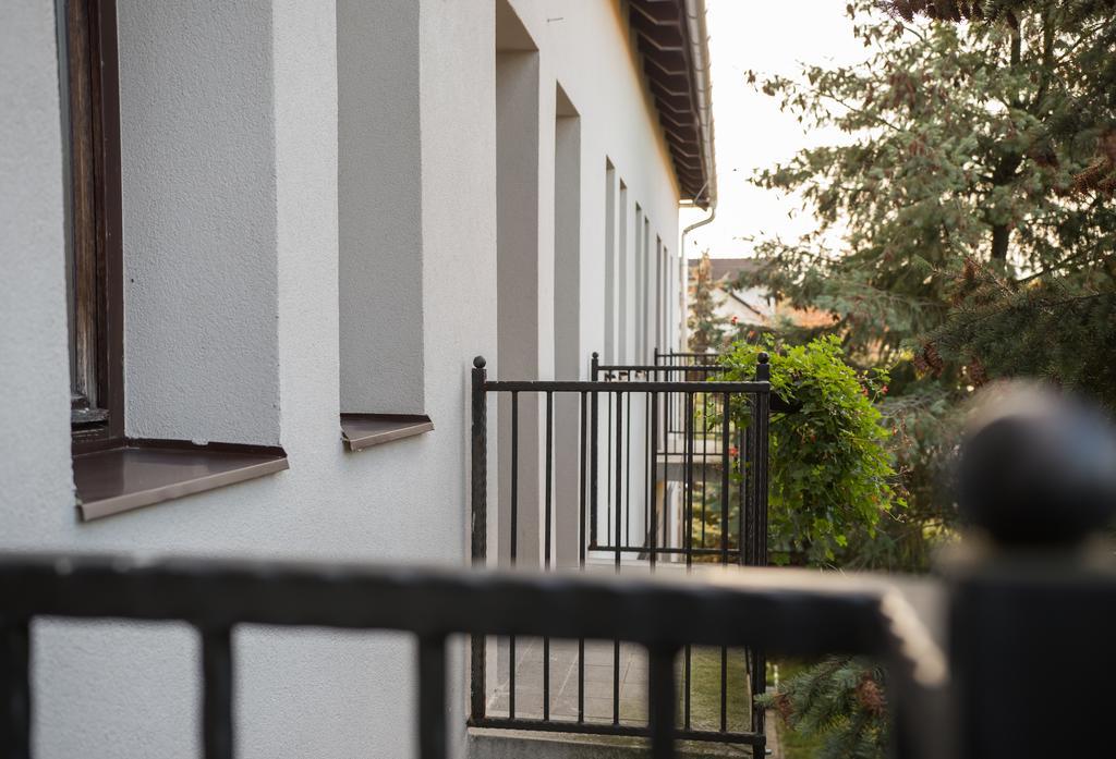 Revesz Hotel, Restaurant And Rosa Spa Gyor Ngoại thất bức ảnh