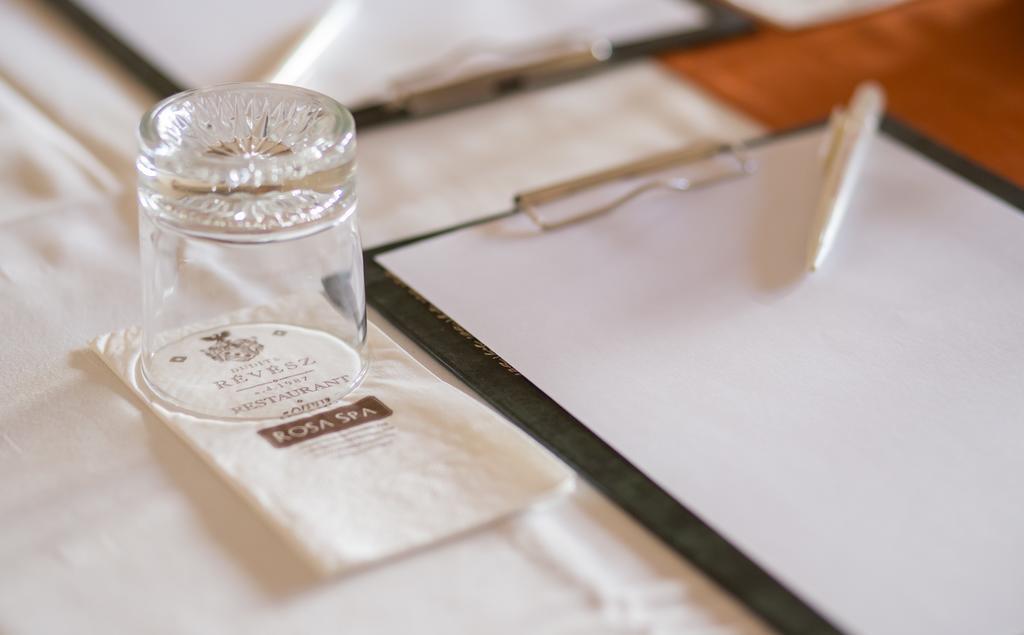 Revesz Hotel, Restaurant And Rosa Spa Gyor Ngoại thất bức ảnh